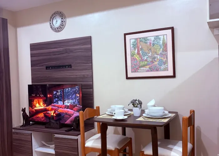 Apartment Cozy King Bed With Sofa Bed Sunvida Tower Across Sm With Balcony Cebu